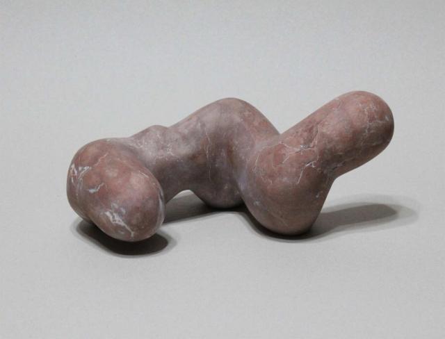 Lucia Vöröšová, Objekt, mramor, 26 x 10 x 12 cm, do 06/29